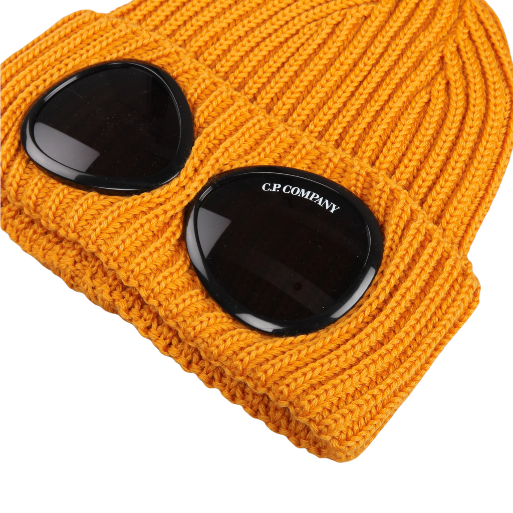 CP Goggle Beanie - Orange - Tæt på goggle-detalje