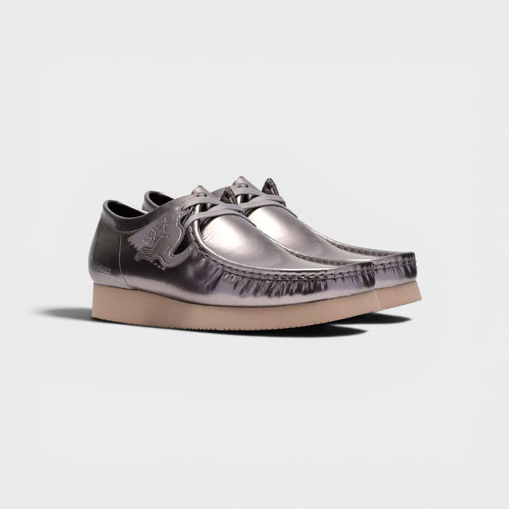 Clarks Wallabee 2604 I Silver Patent