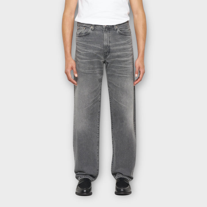 loose fit jeans i sort washed denim med klassisk 5 pocket design