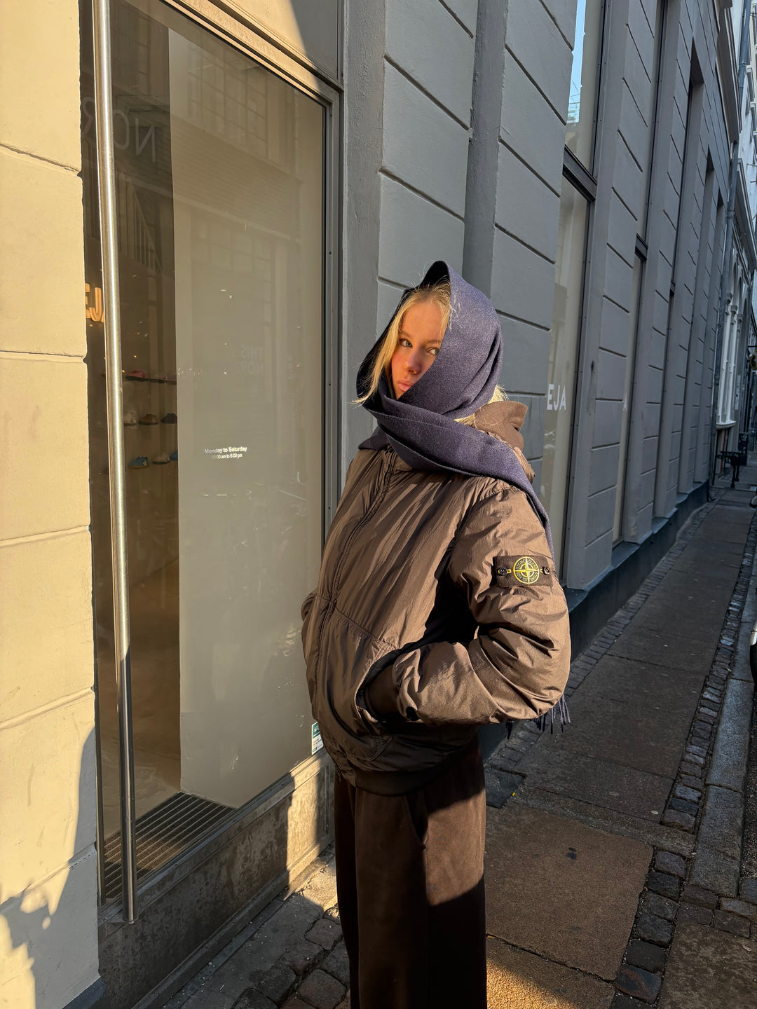 Le Fix Halstørklæde i Uld I Navy