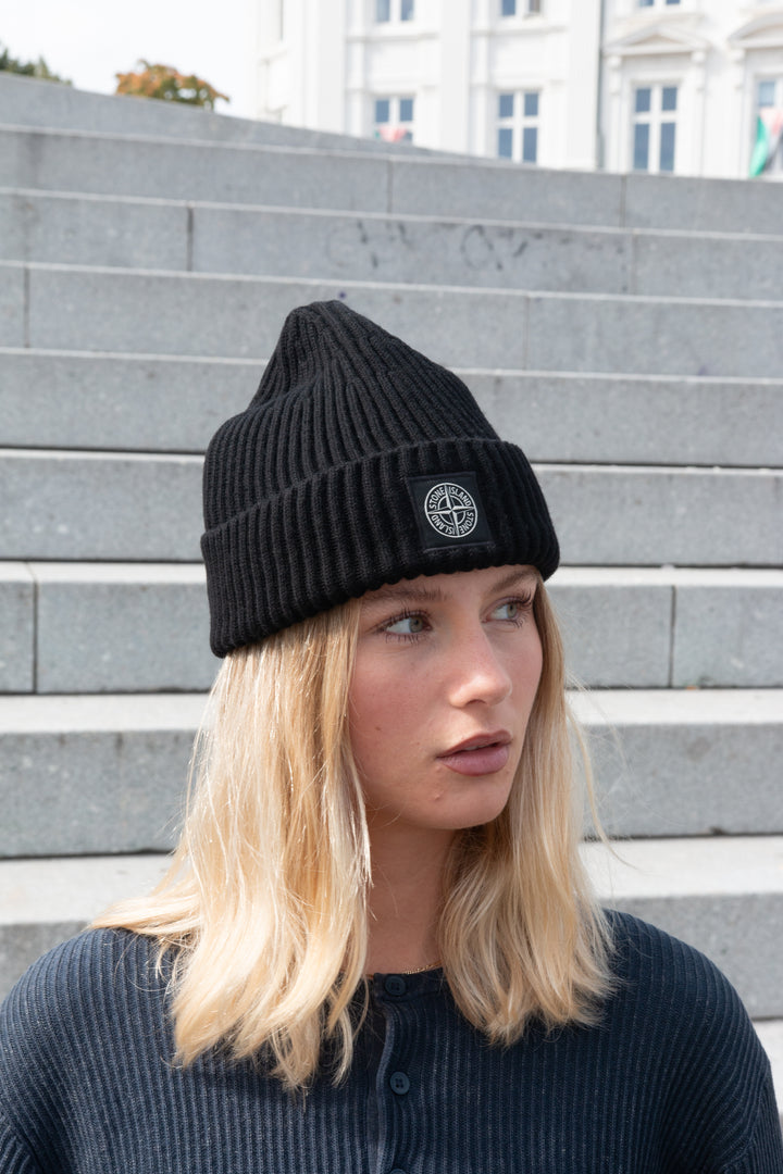 Stone Island Beanie In Black