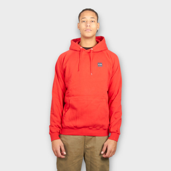 Le Fix Kiosk Patch Hoodie I Rød