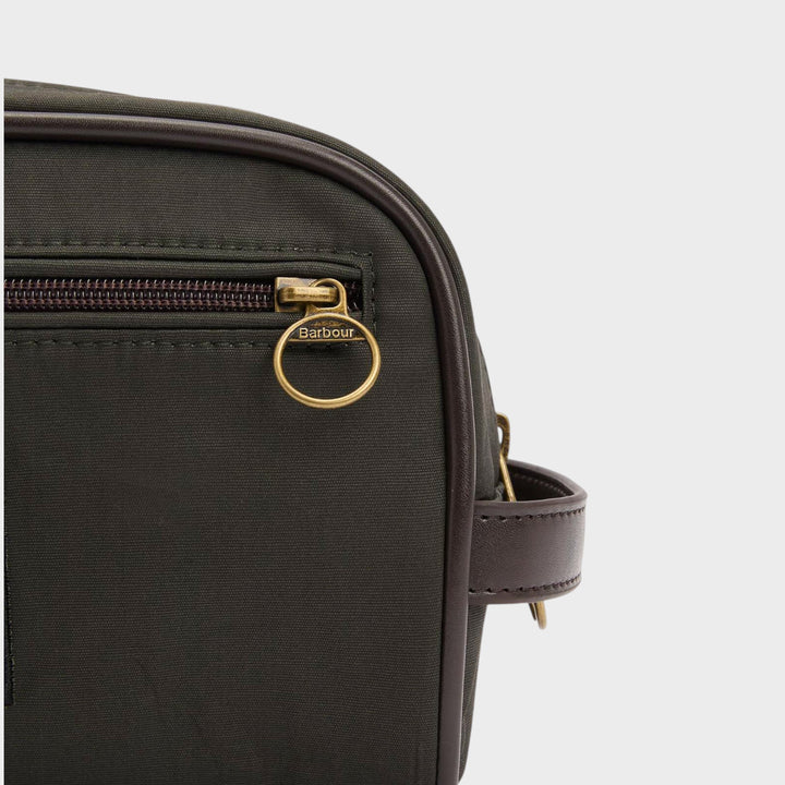 Barbour Wax Wash bag  I Olive