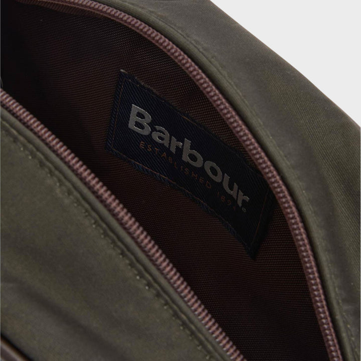 Barbour Wax Wash bag  I Olive