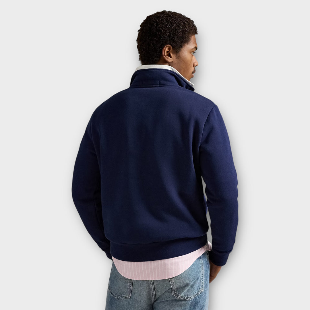 fleece i navy med quarter zip og klassisk polo sport look