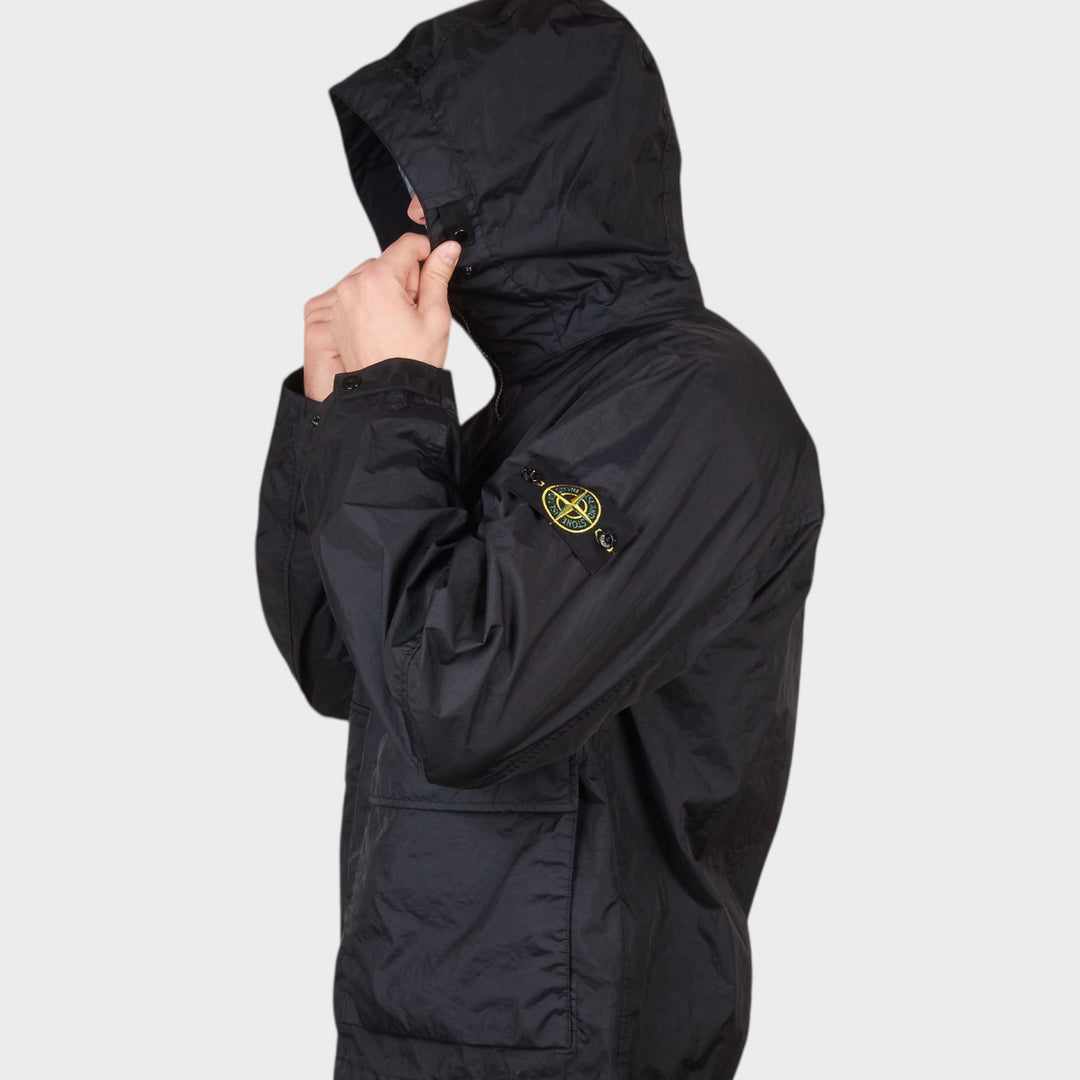 stone island jakke i navy med avanceret membrana materiale