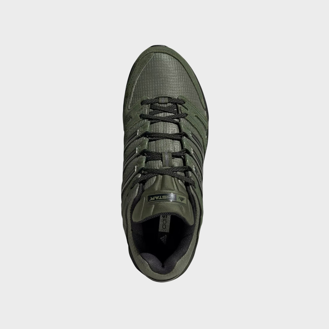 Adidas Adistar Control 5 i Base Green set ovenfra med snørelukning og grøn pløs.