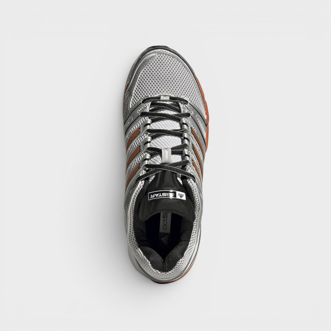 Adidas Adistar Control 5 sneakers i sølv og orange.