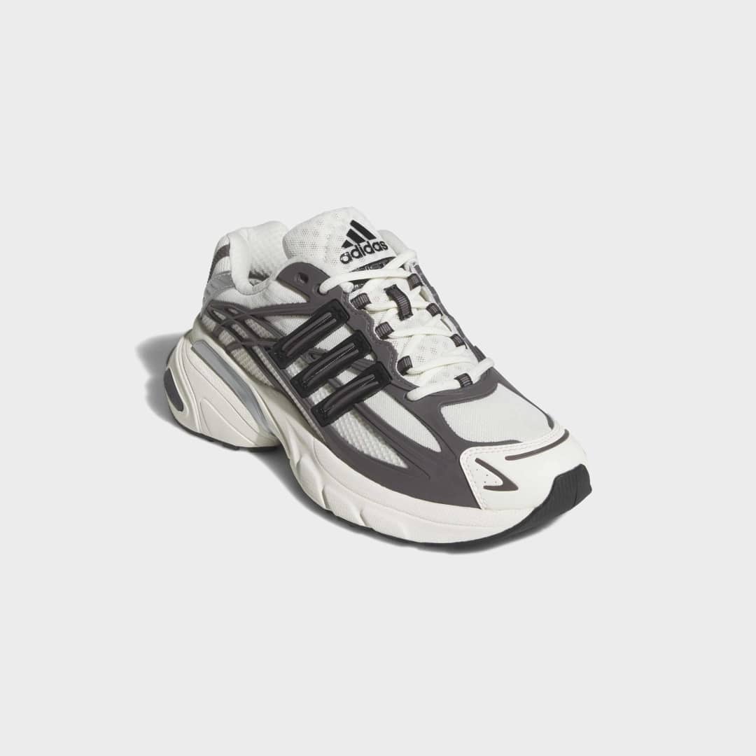 Adidas Adistar XLG 2.0 sneakers med mesh-overdel.