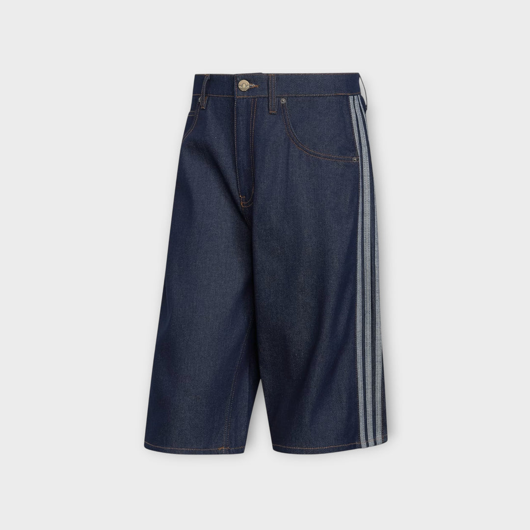 Adidas Firebird shorts i blød bomuldsdenim.