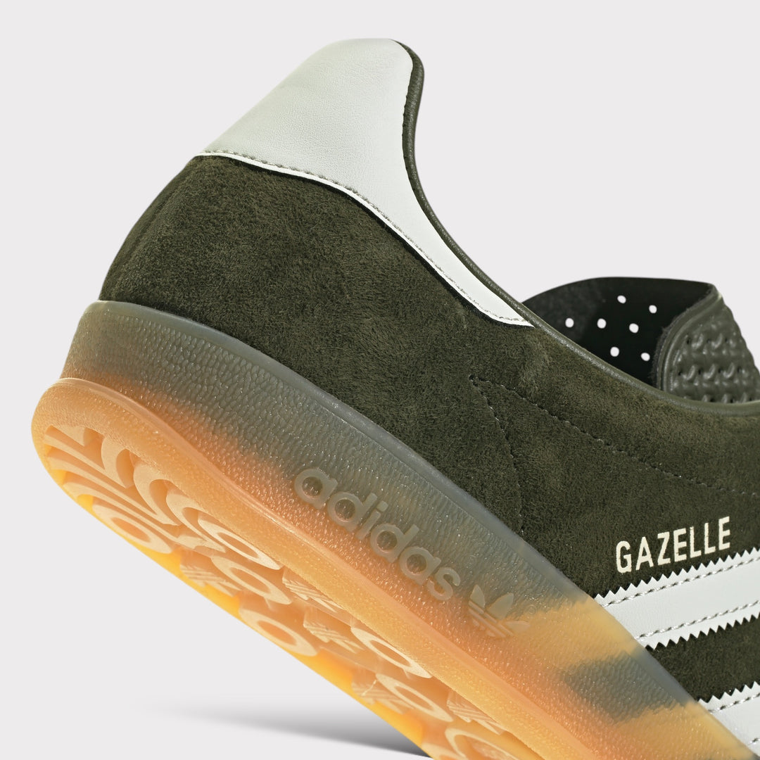 Adidas Gazelle Indoor Night Cargo i ruskind og gummi