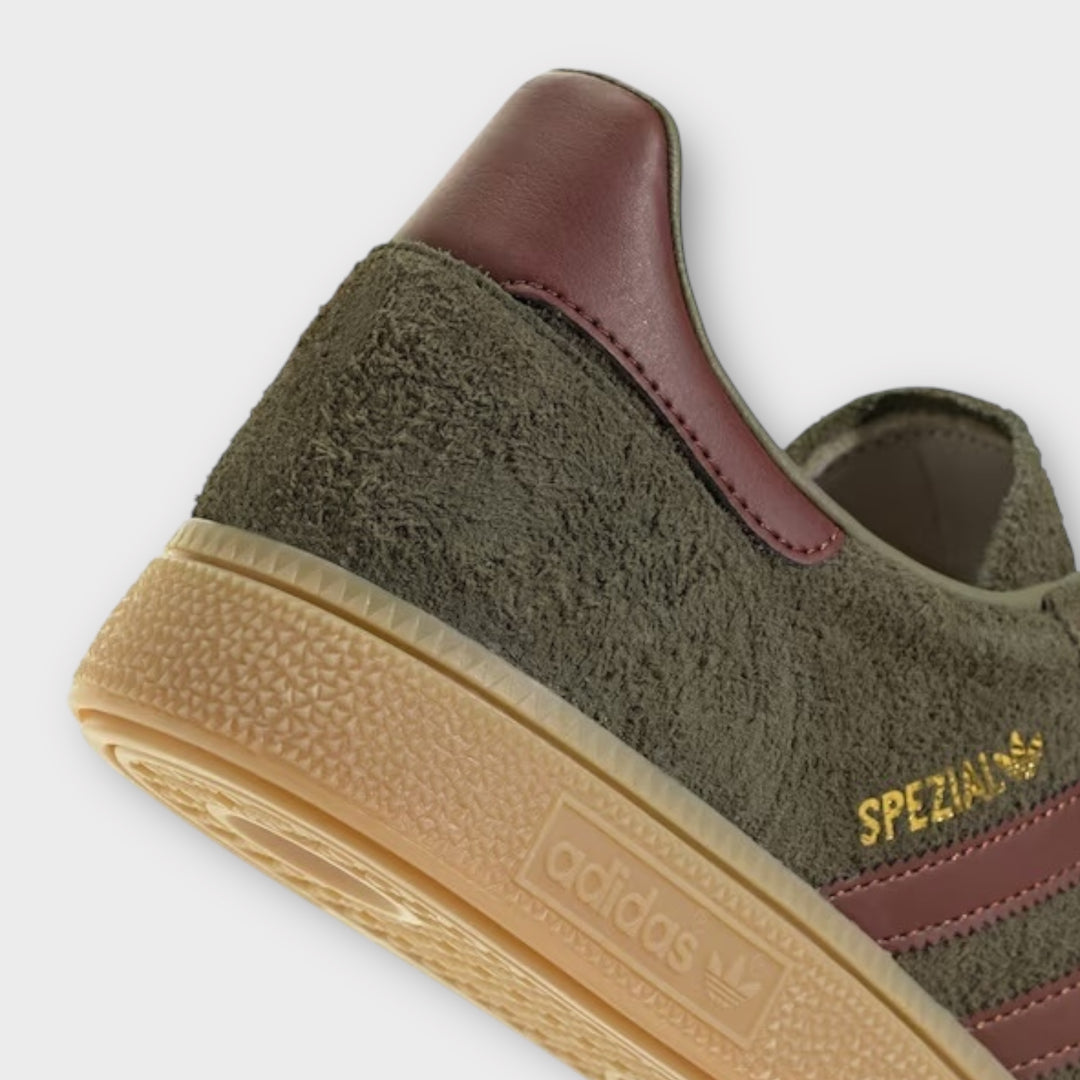 Unisex Adidas Handball Spezial i grøn/rød farvekombination