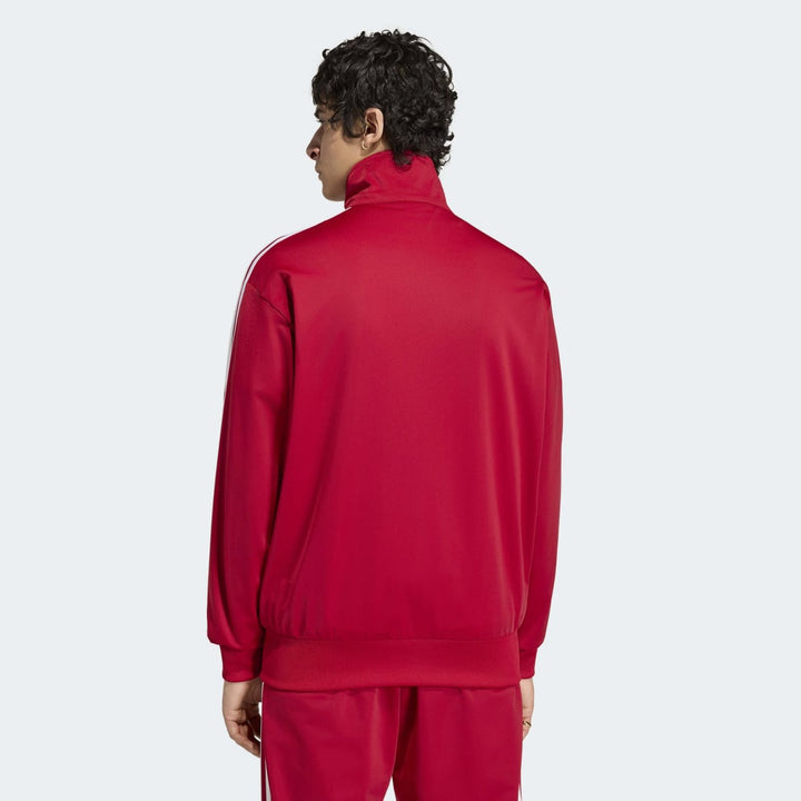 Adidas Firebird Tracktop i klassisk trikotmateriale.