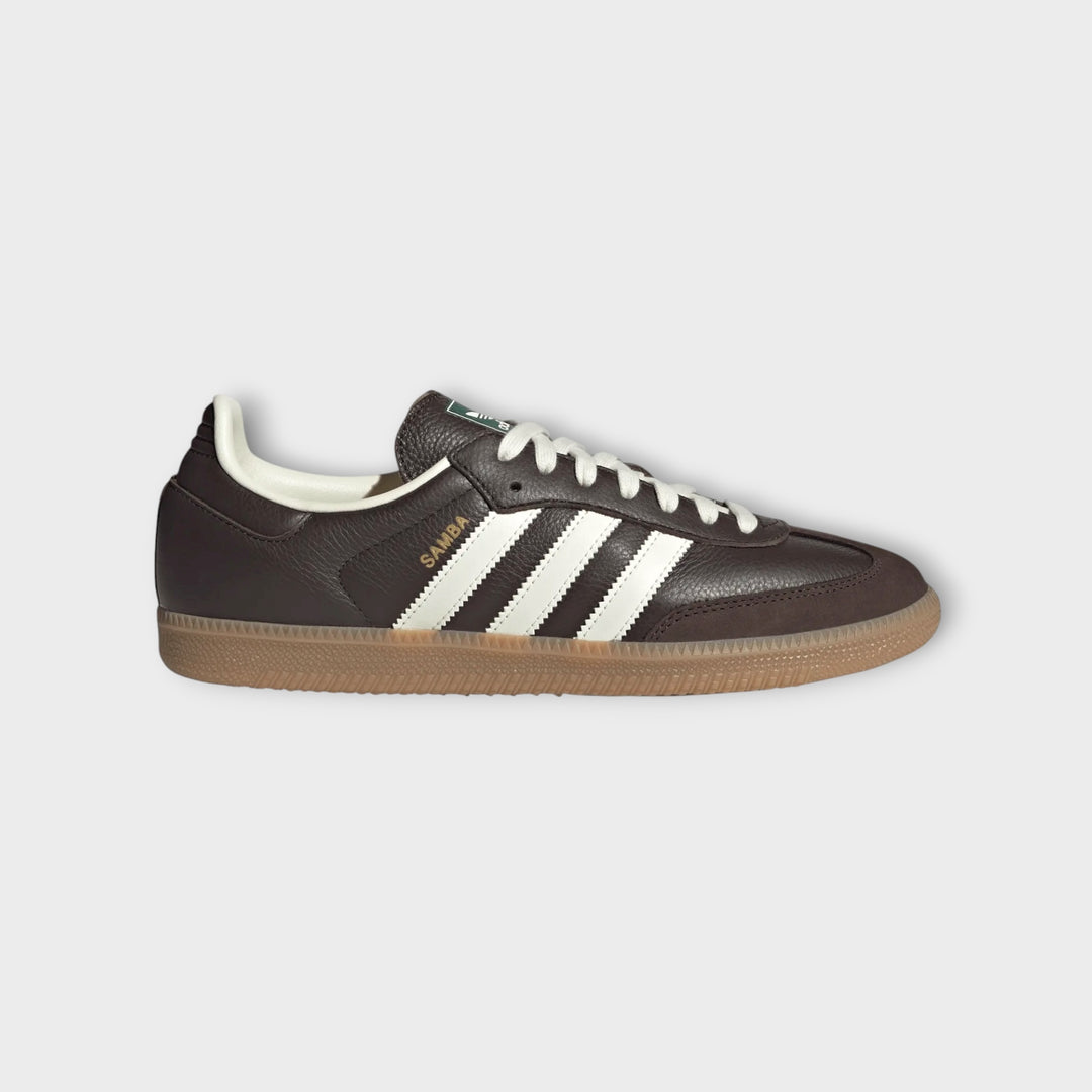 Adidas Samba OG i brun/hvid.