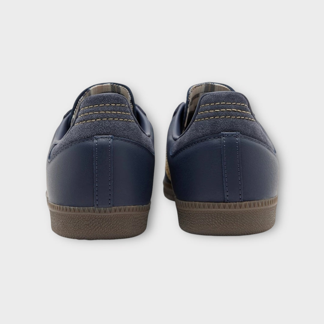 Klassiske Adidas Samba OG i SHANAV/GOLBEI/GUM5 farver