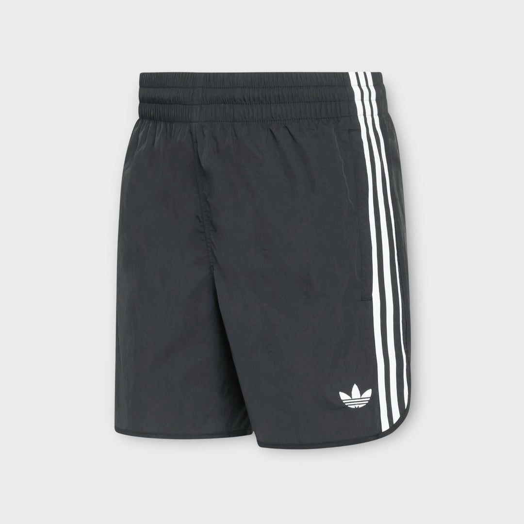 Adidas Sprinter shorts i sort med let og sporty design