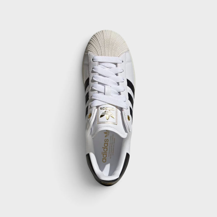 Adidas Superstar II i hvidt læder med sorte 3-Stripes.