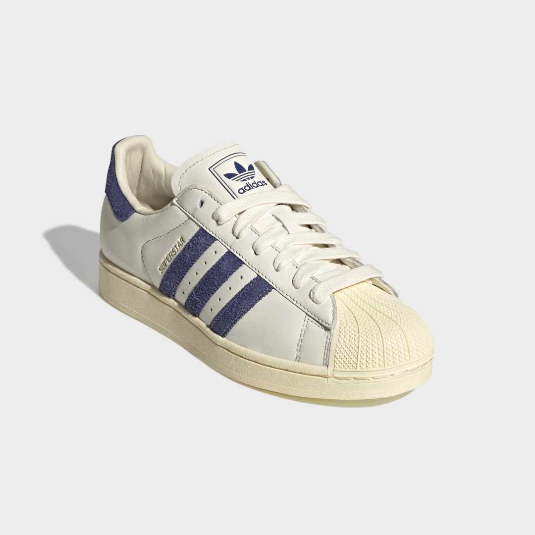 Adidas Superstar II set fra siden i White/Navy.