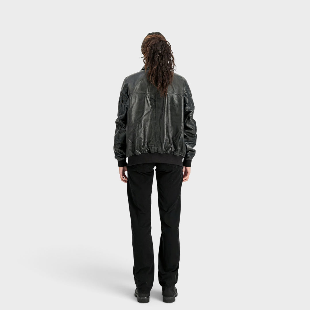 Alpha Industries Leather Flight Jacket i sort med quiltet for