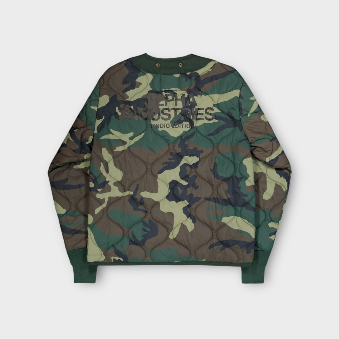 Let quiltet camouflage jakke fra Alpha Industries