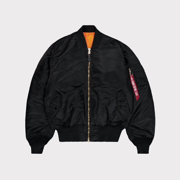 Alpha Industries MA-1 Heritage bomberjakke i burgundy til herre – klassisk Core Fit pasform og Flight Nylon-materiale 