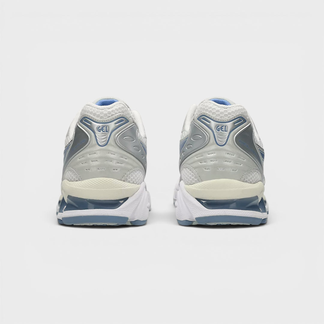 Asics GEL-KAYANO 14 med sporty retro runner-look.