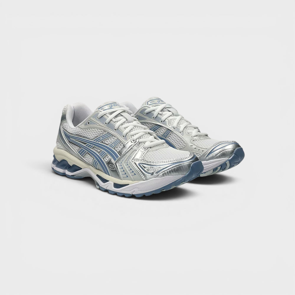Asics GEL-KAYANO 14 med sporty retro runner-look.