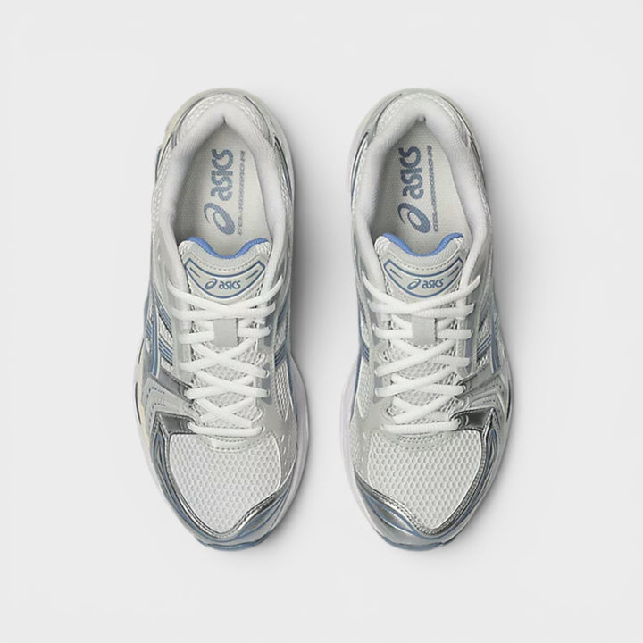 Asics GEL-KAYANO 14 sneakers i hvid og navy farvekombination.