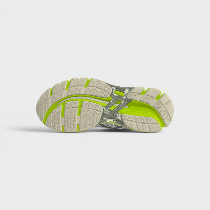 Asics Gel-Kayano 20 lifestyle sneakers i Smoke Grey/Black.