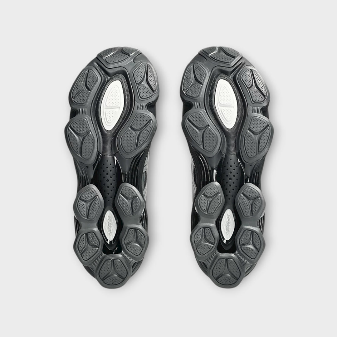 Moderne Asics Gel-Kinetic Fluent sneakers til sport og fritid
