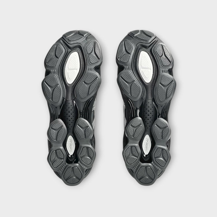 Moderne Asics Gel-Kinetic Fluent sneakers til sport og fritid
