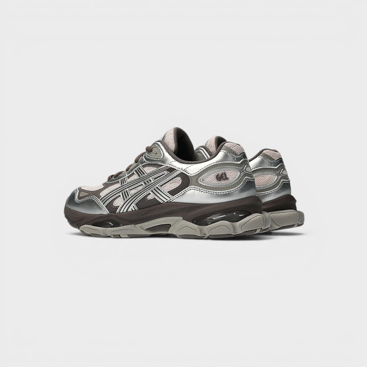Asics Gel-NYC 2.0 lifestyle sneakers med teknisk design.
