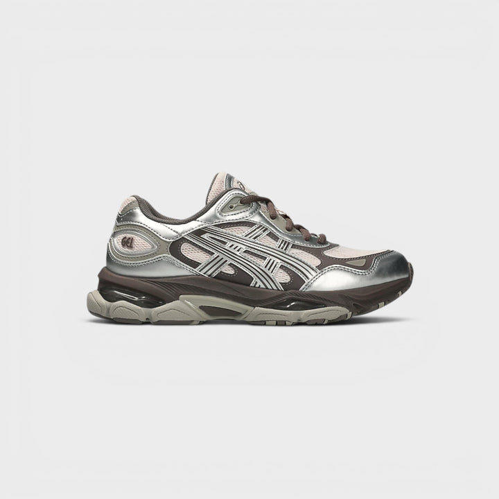Asics Gel-NYC 2.0 i Pink Cloud og Pure Silver.