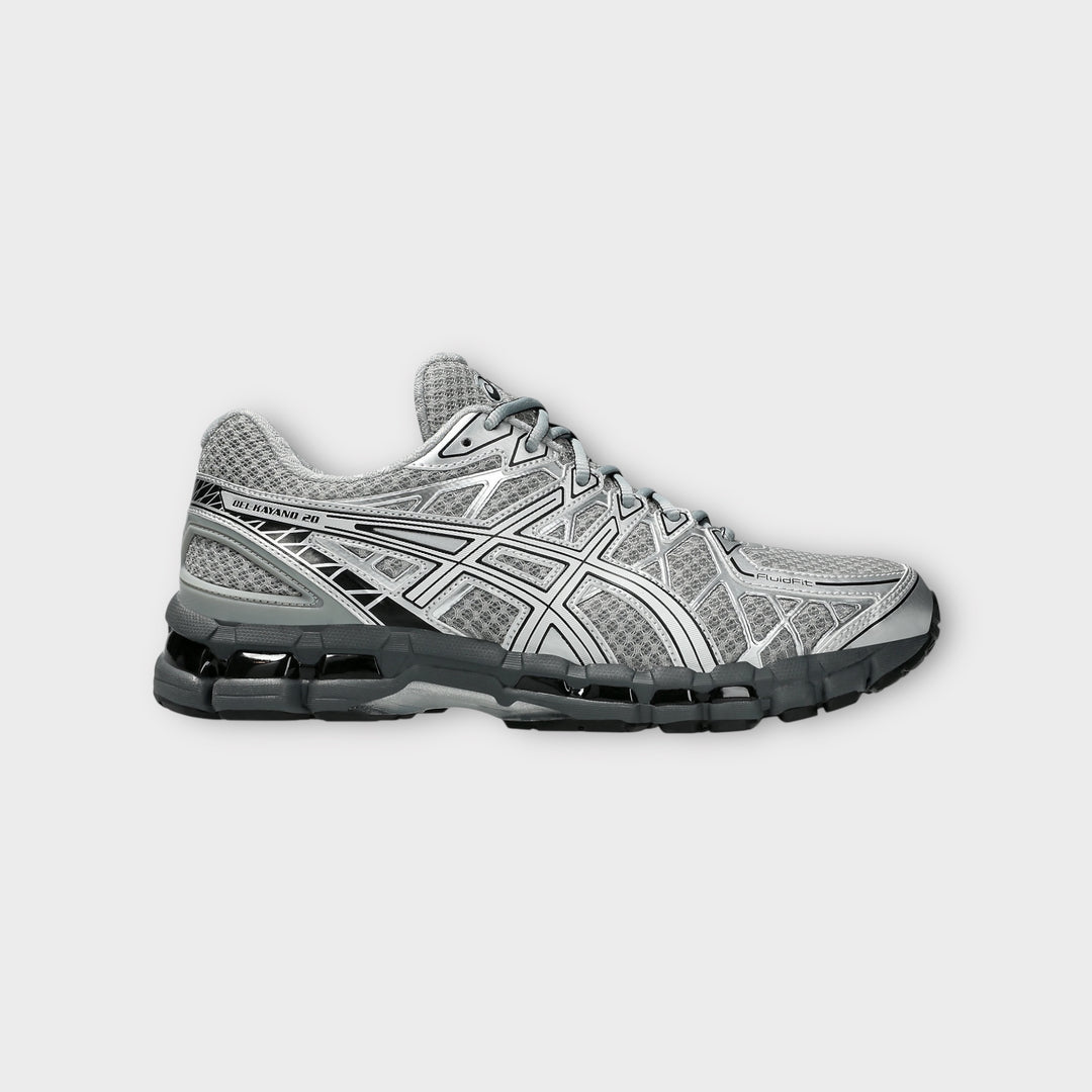 ASICS SportStyle Gel-Kayano 20 i Gravel og Pure Silver set forfra med teknisk design og ikonisk silhuet.