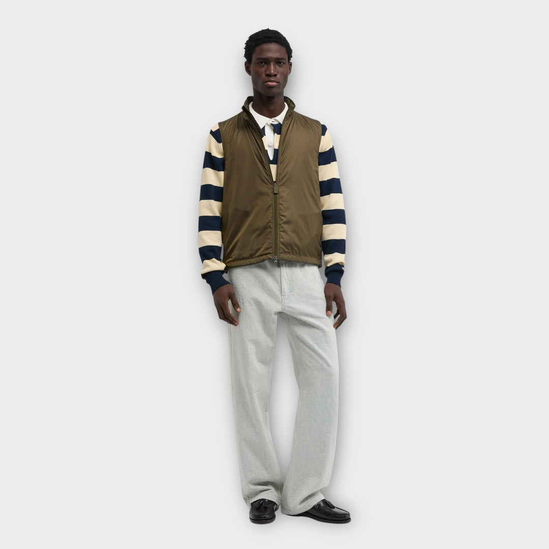 Detaljebillede af Aspesi Vernes gilet i military