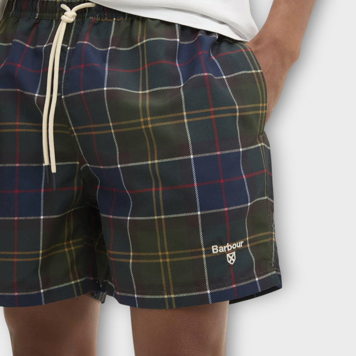 Barbour badeshorts med elastisk talje og snøre
