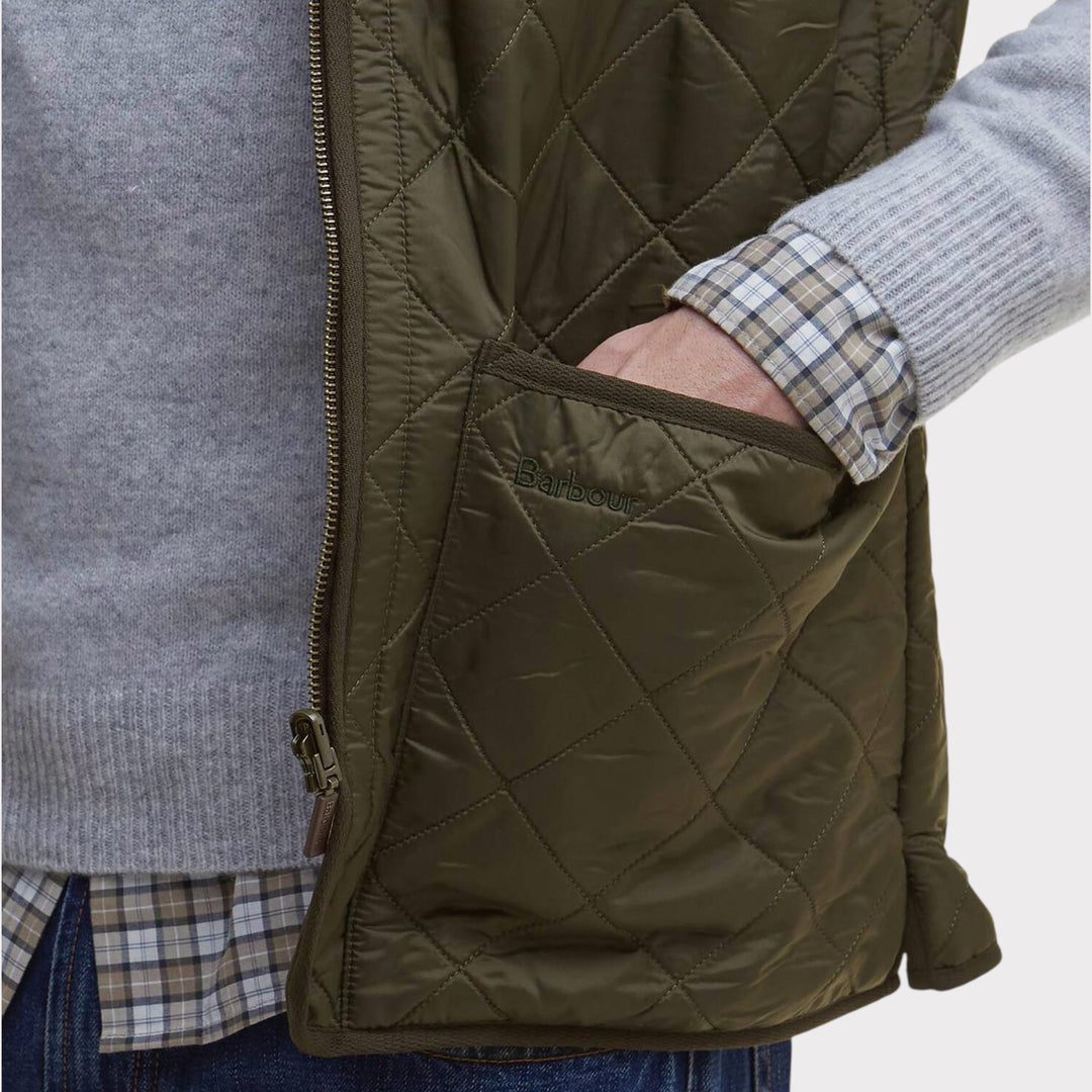 Close-up af lynlåslukning og diamantquilt på Barbour Polarquilt Liner