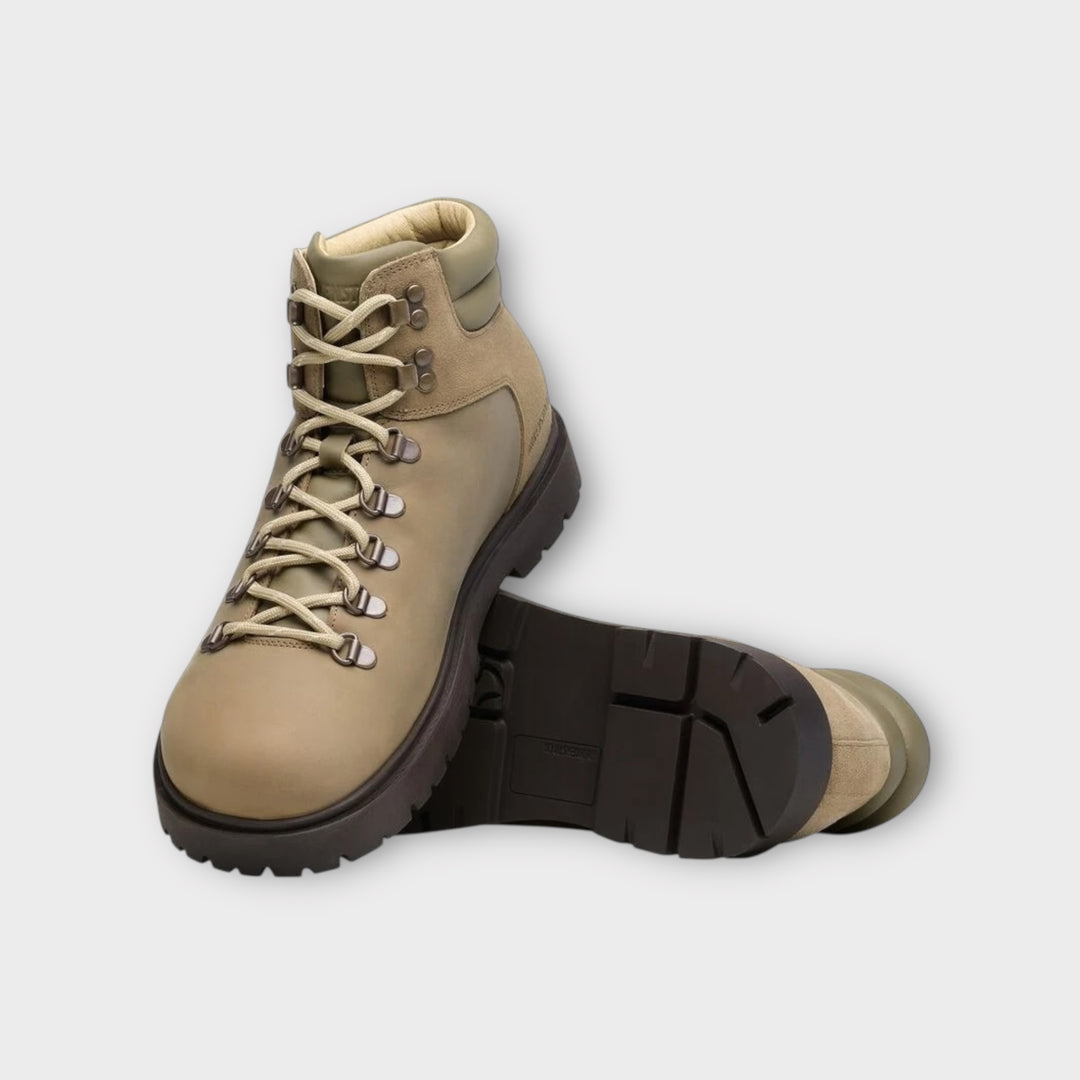 Klassisk Birkenstock Jackson 2.0 boot i farven Taupe