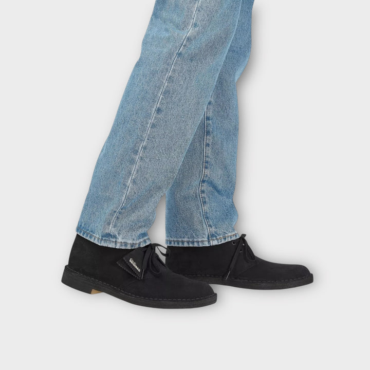 Sort Clarks støvle med ruskind og crepe sål