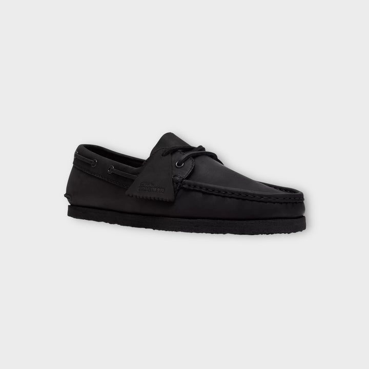 clarks-godney-boat-black-leather-fit