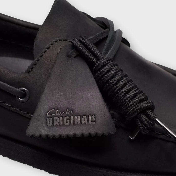 Top view af Clarks Godney Boat i Black Leather med snørelukning.