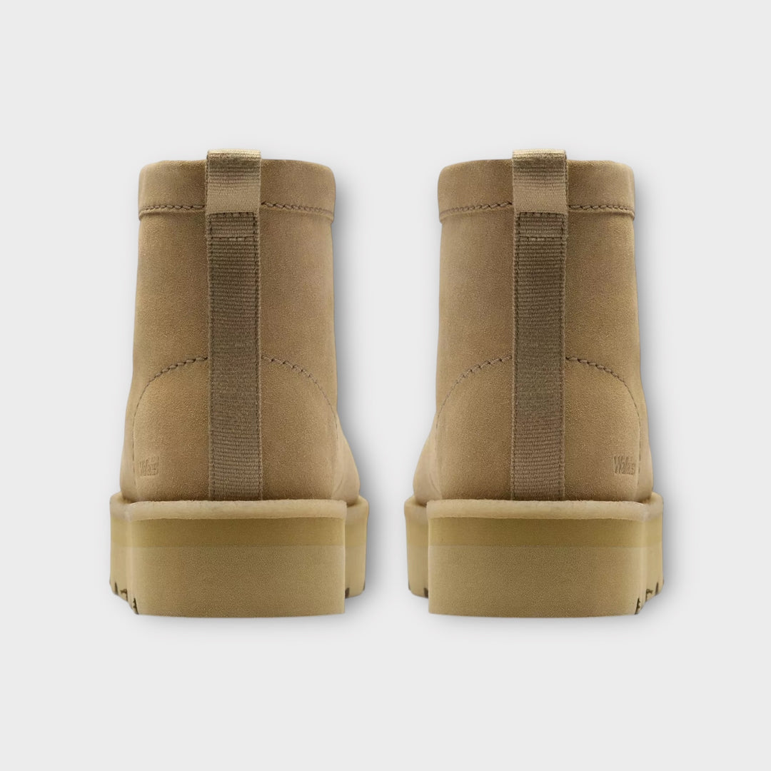 Detaljebillede af Clarks Originals Meare Rooey i Dark Sand Warmlined