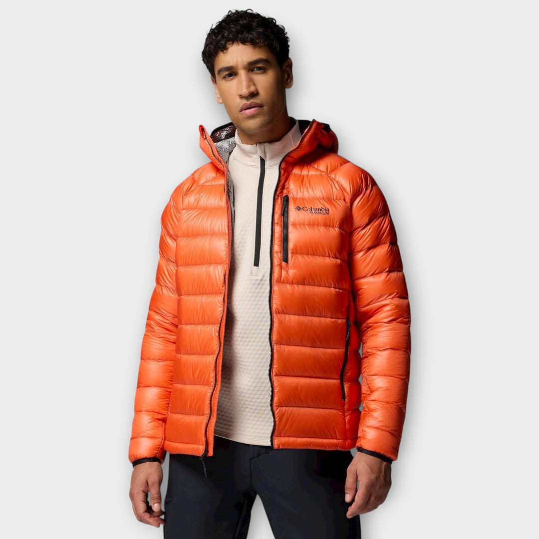 Columbia Arctic Crest Down Hooded Jacket i Zing/Orange set forfra.