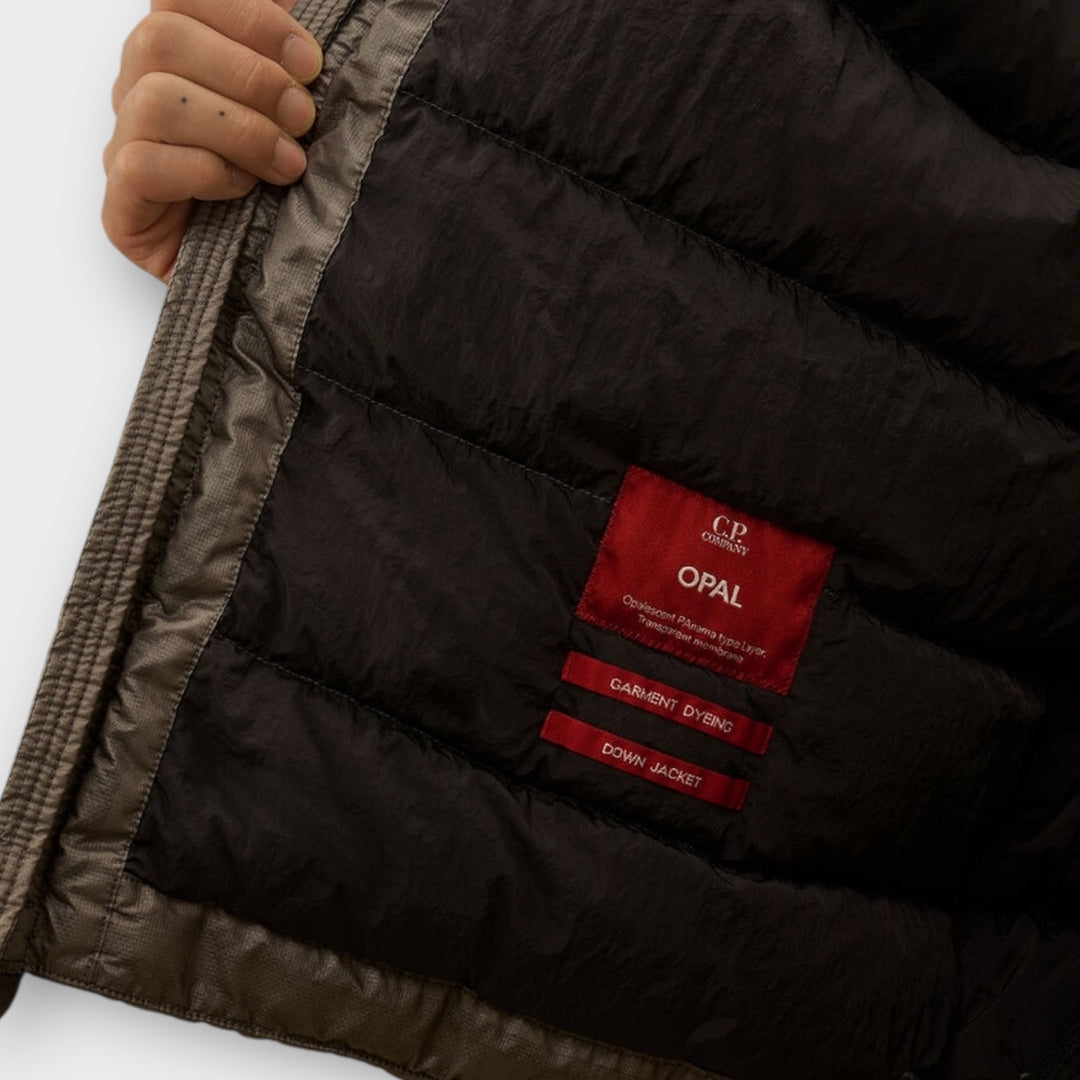 C.P. Company Goggle Down Jacket Opal – moderne urban jakke i vandafvisende materiale