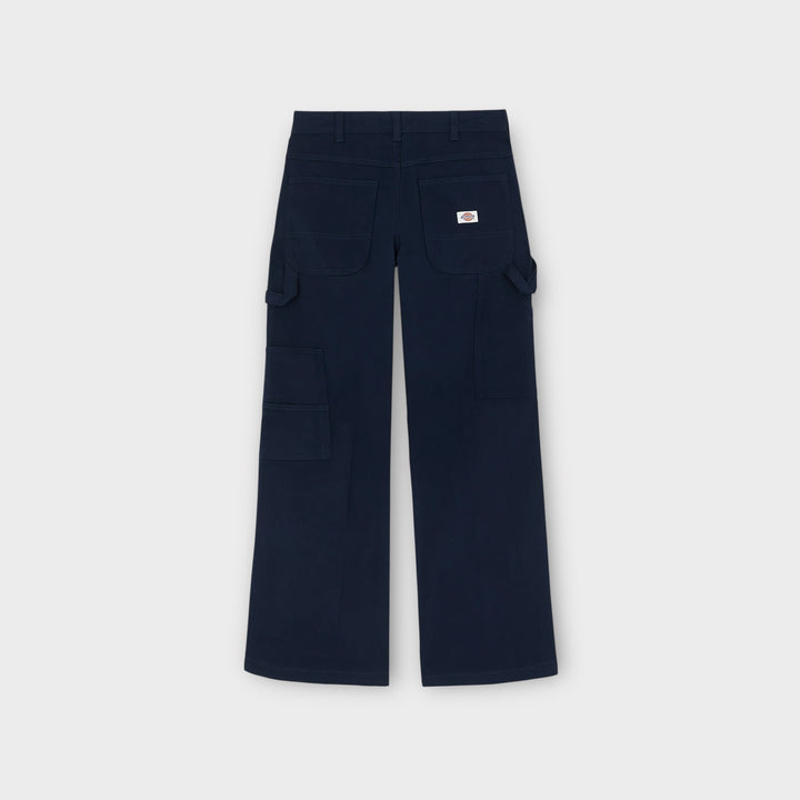 Nærbillede af Dickies-logo på Oliver Springs Painter Bukser i navy