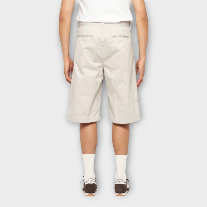 Edwin grå shorts med minimalistisk design til sommer
