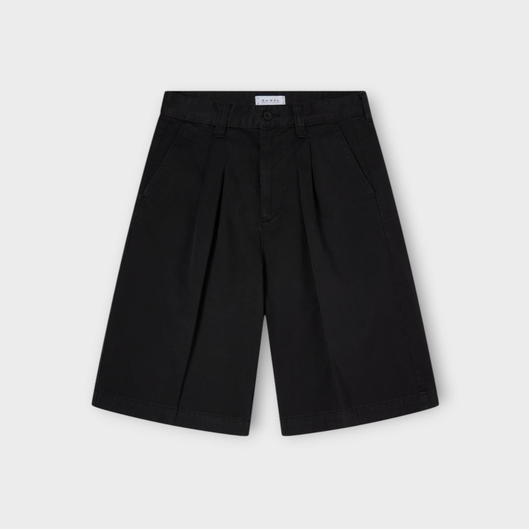 Edwin Adams shorts i sort med elastisk talje og snøre