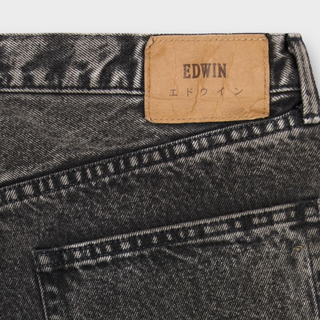 Bagdetalje på Edwin wide fit jeans i dark used denim