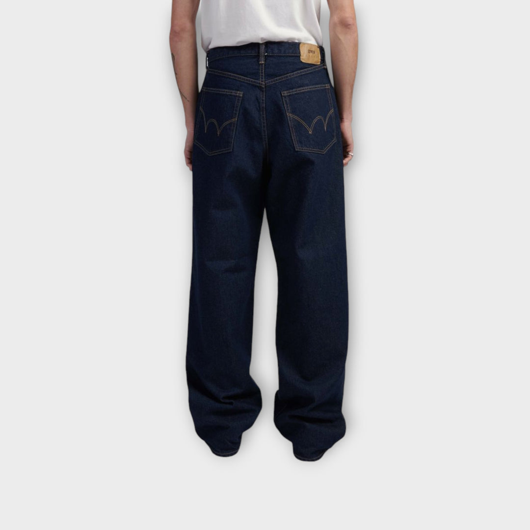 Bagdetaljer på Edwin Wide Jeans i washed blue denim