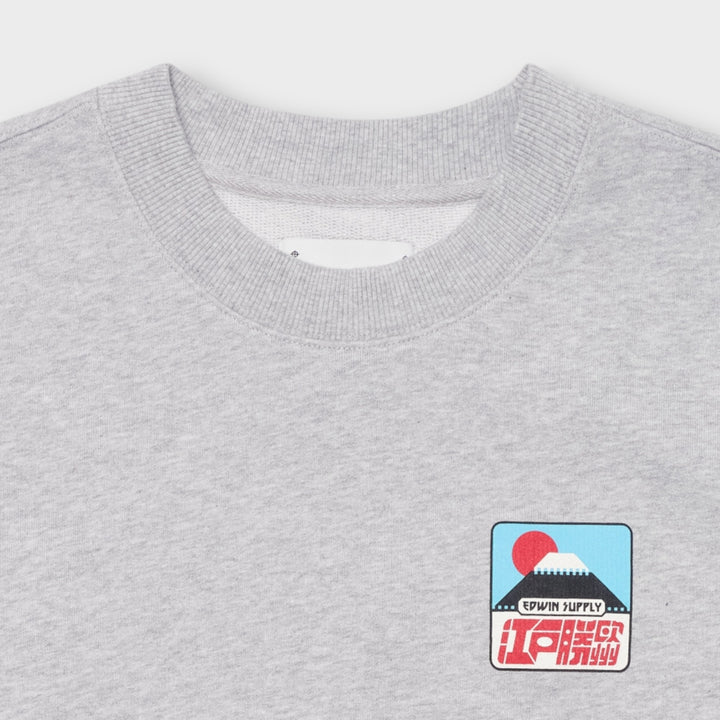 Edwin grå crewneck med grafisk Fuji San-motiv.